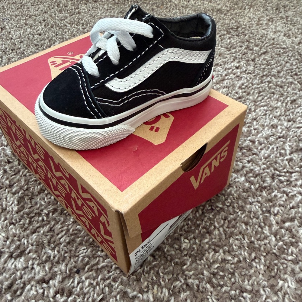Vans Kids Black and White Old Skool Low Top Sneakers